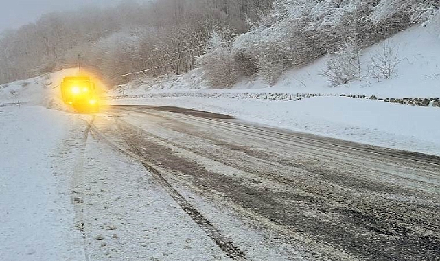Kırklareli'nde kar kalınlığı 1 metreyi geçti: Radar istasyonlarına giden yol kapandı