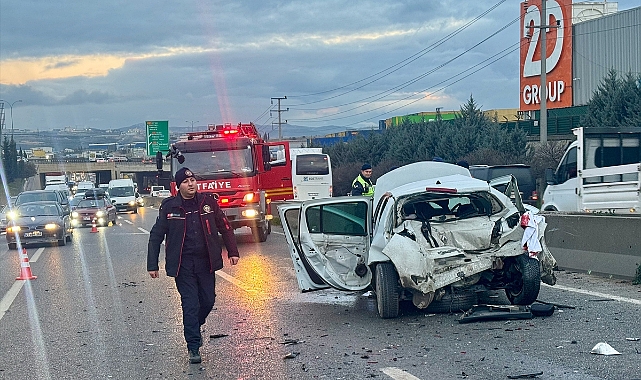 Kocaeli'de 4 aracın karıştığı kazada 1 kişi öldü, 1 kişi yaralandı