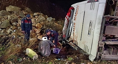 Mersin'de korkunç kaza: 9 kişi hayatını kaybetti, onlarca yaralı var!