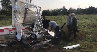 Tayland'da 2 kişilik uçak tarlaya düştü; pilot öldü