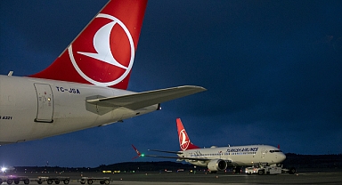 THY uçağı isabet eden yıldırım nedeniyle İstanbul'a döndü