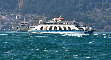Çanakkale'de Gökçeada ve Bozcaada feribot seferleri iptal edildi