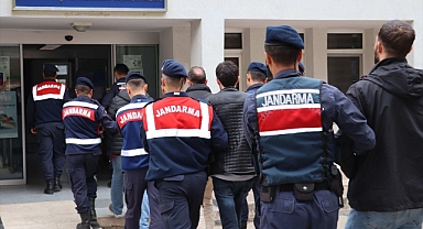 Edirne'de yurt dışına kaçmaya çalışan 9 FETÖ şüphelisi yakalandı