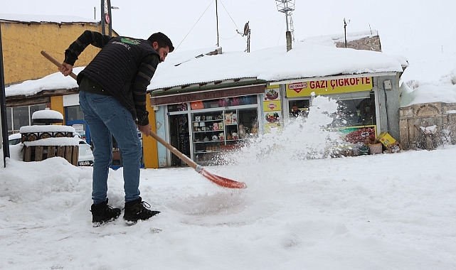 Elazığ, Şırnak, Bingöl'de 50 yerleşim yerine ulaşım sağlanamıyor