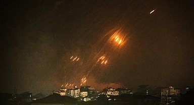 Eli kanlı İsrail gece boyunca Gazze'ye saldırılar gerçekleştirdi