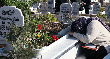 İskenderun'da depremlerde hayatını kaybedenler anıldı