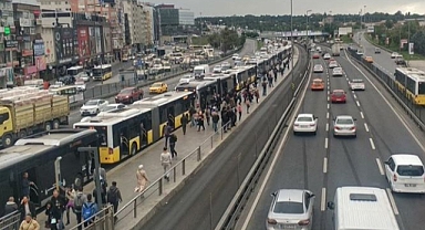 İstanbullu yine çile çekecek: Metrobüs durağı 45 gün boyunca kapatılıyor!