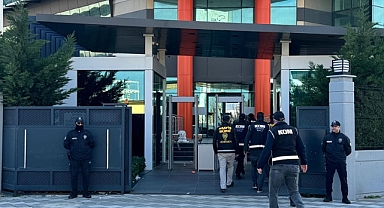 İzmir'de nitelikli dolandırıcılık iddiasıyla aranan 20 kişi yakalandı