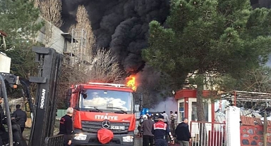 Kocaeli'nde fabrikada büyük yangın