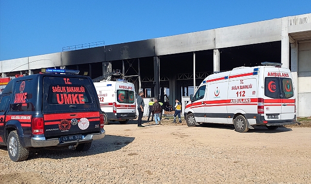 Manisa'da fabrika inşaatında yanan malzemenin üzerine düşen 2 işçi öldü