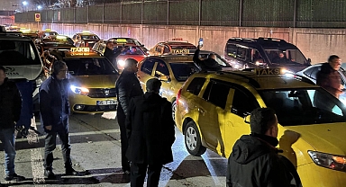 Taksiciler öldürülen meslektaşları için 250 araçla protesto yaptı!