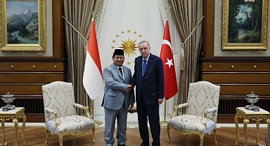 Erdoğan, Endonezyalı mevkidaşı Prabowo Subianto ile bir araya geldi