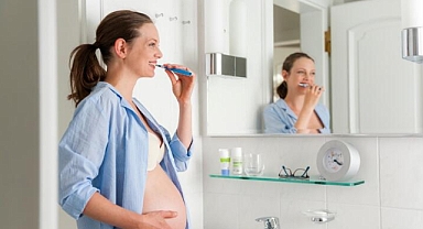 Hamilelikte hormonal değişiklikler ağız sağlığını tehdit ediyor!