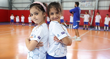 İBB yaz spor okullarında 26 bin öğrenci sporla buluşuyor!