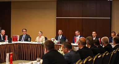 Özgür Özel, Batı Akdeniz Sanayi ve İş Dünyası üyeleri ile bir araya geldi