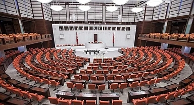 Milyonlarca vatandaşı ilgilendiriyor! Hazırlığı yapılan yeni yasalar belli oldu! İşte AKP'nin Ekim ayında açılacak olan TBMM'de gündeme getireceği yasa tasarıları!