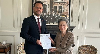 Sevinç İnönü CHP'ye üye oldu