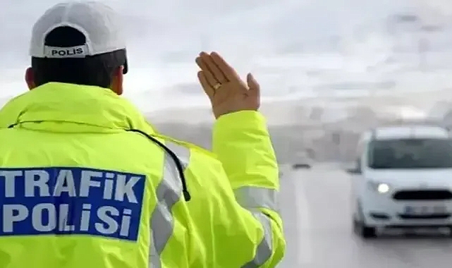 Trafik denetimlerinde son bir haftada toplam 528 bin 511 araca veya sürücüye işlem yapıldı