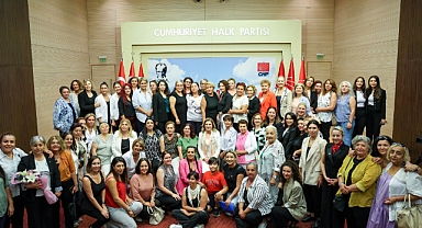CHP Kadın Kolları Genel Başkanlığı'nda devir teslim yapıldı!